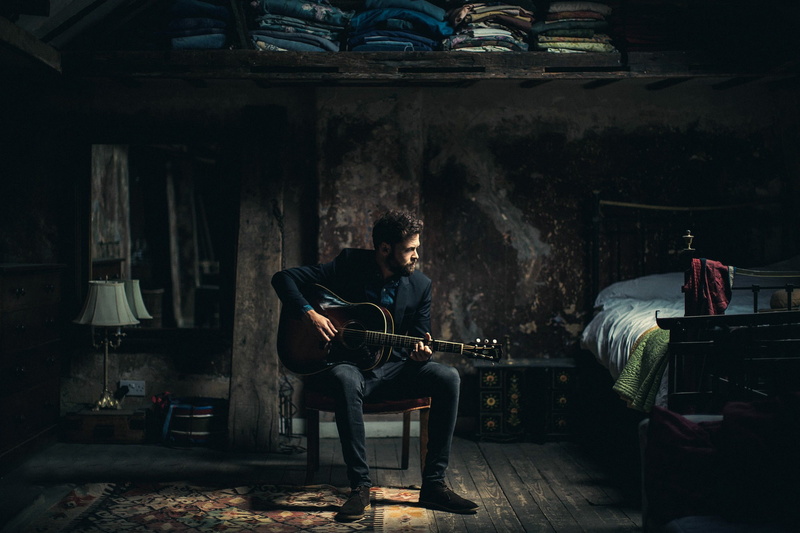 Michael David Rosenberg, front view, arts culture and entertainment, musician, young men, guitar, music, young adult, leisure activity, lifestyles, full length
