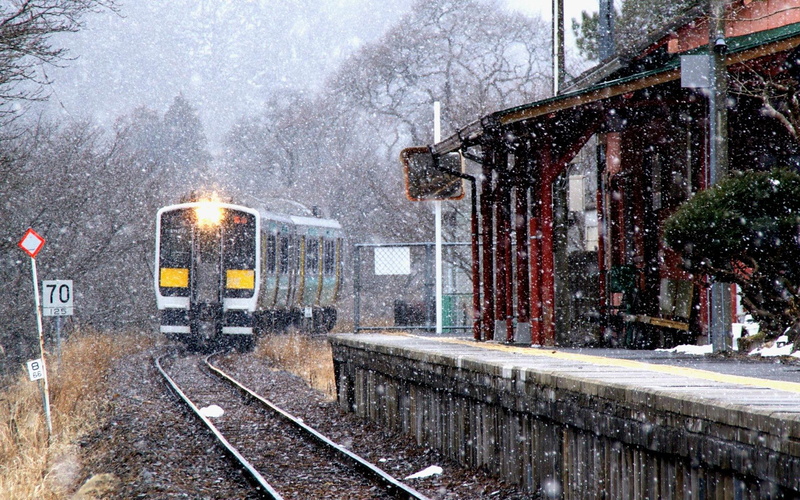 tracks, arriving, commuter, cars, train, 1080P, winter, snow, station