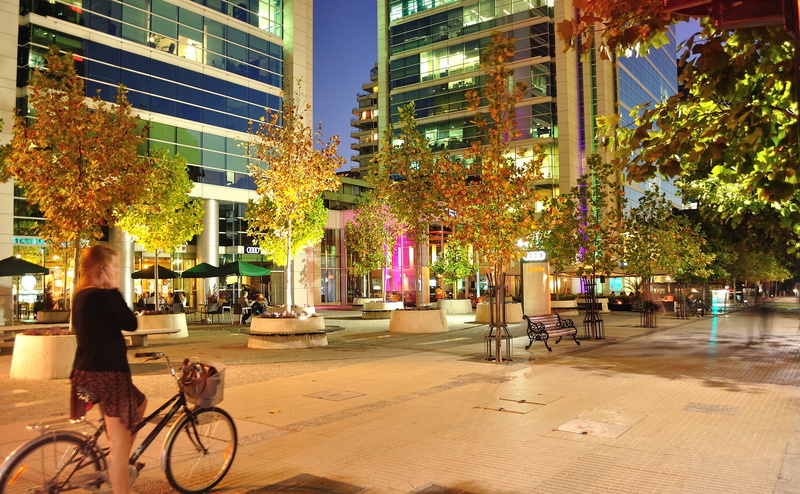 transportation, de, adult, bicycle, mode of transportation, one person, tree, 4K, city life, building, City, incidental people, office building exterior