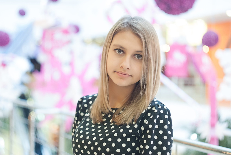 casual clothing, woman, fun, female, lady, casual, photoshoot, person, young women, blur, facial expression, women, wear, focus, 1080P, hairstyle, smiling