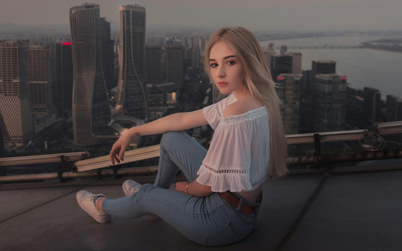 hair, women, white tops, hairstyle, brown eyes, fashion, building exterior, rooftops, architecture, blonde, looking  over shoulder, beauty, cityscape, 1080P