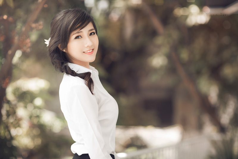 smiling, beauty, real people, Asian, young women, young adult, women, black skirts, side view, bokeh, long hair, looking at viewer, long eyelashes, one person