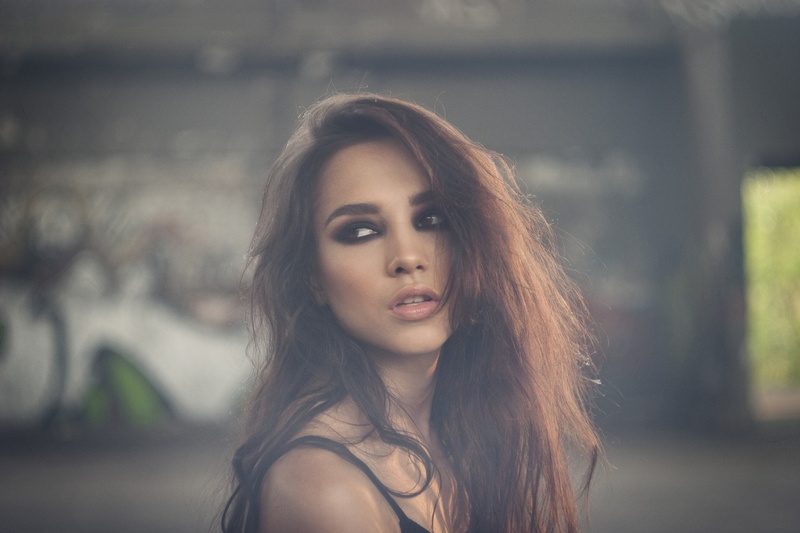 headshot, brown hair, fashion, portrait, women, depth of field, hair, teenager, innocence, face, 1080P, beautiful woman, one person, looking, smoky eyes
