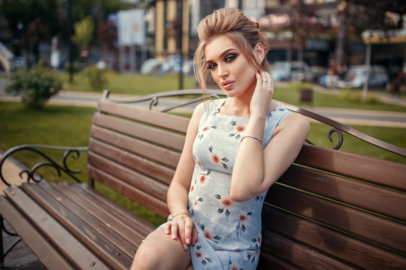 outdoors, blue eyes, contemplation, women, focus on foreground, looking, bench, portrait, Elena, lifestyles, young women, real people, smoky eyes, dress