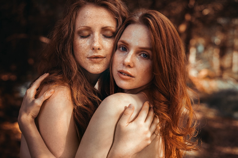 redhead, looking at viewer, young adult, portrait, females, couple, beautiful woman, 2K, bonding, adult, emotion, embracing, hairstyle, dating, young women