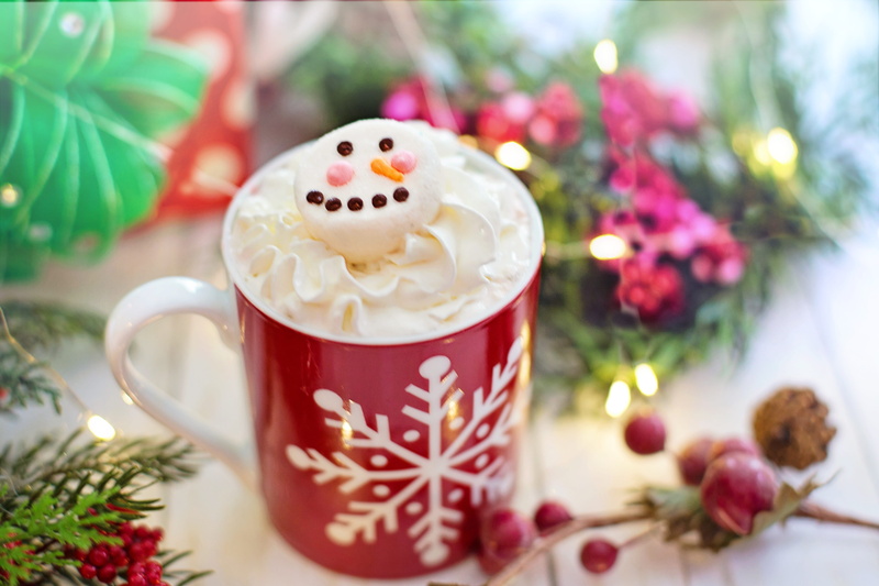 snowflake, celebration, crockery, snowman marshmallow, close-up, decoration, floral pattern, cocoa, christmas ornament, sweet, table, cup, beverage, coffee