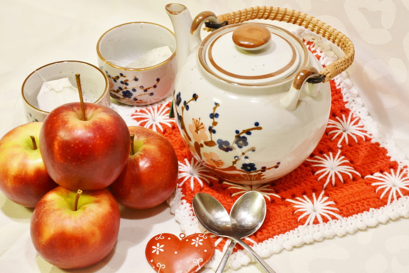 teapot, nutrition, dessert, delicious, feed, celebration, warming, cups, fruit, apple - fruit, winter, cold, honeycrisp, indoors, tray, sweet, white, food