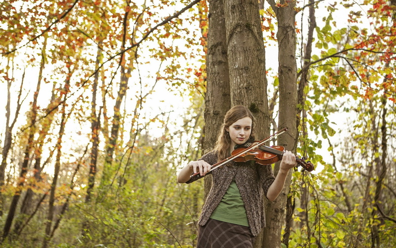women outdoors, women, trees, violin, introvert, 1080P