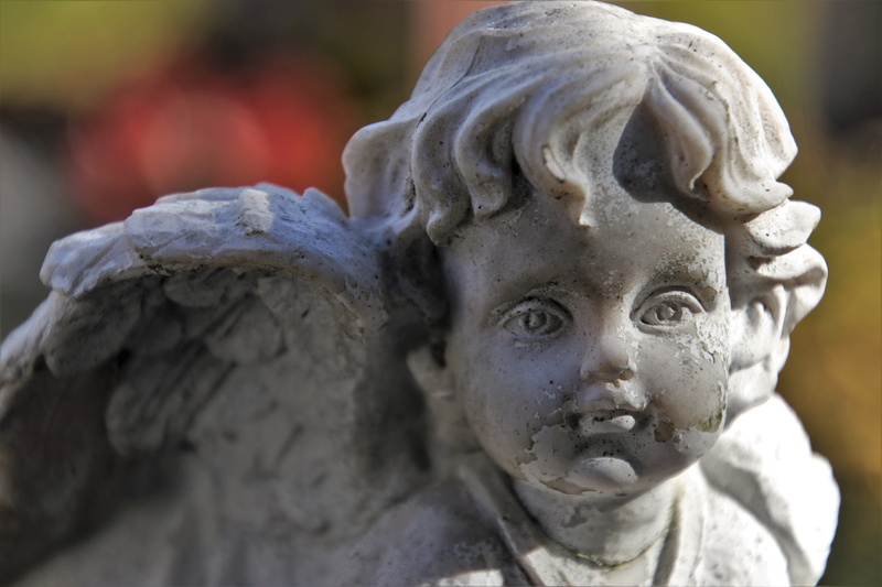 female likeness, very, lonely, solid, focus on foreground, representation, cemetery, dead, fromm, in passing, mood, belief, stone material, the tomb of
