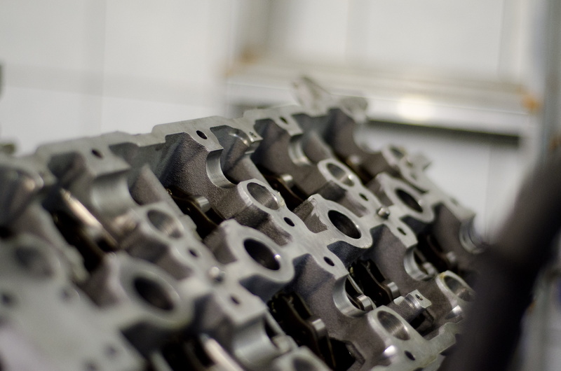 complexity, 4K, Mercedes, cylinder, gray, industry, lapse, time, indoors, close-up, machinery, Head, metal, photography, Engine, holding, equipment, car plant