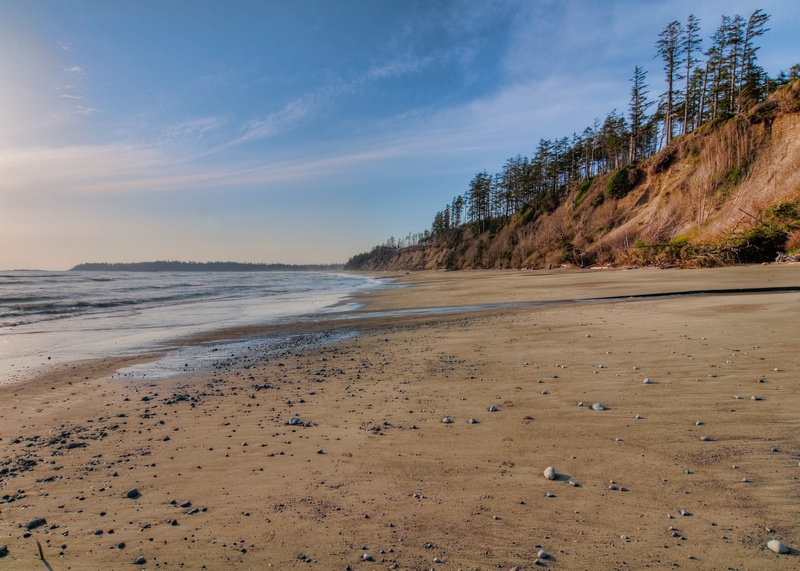 tranquility, shore, non-urban scene, beauty in nature, beach, cloud - sky, seascape, coastline, outdoors, nobody, remote, water, land, ocean, landscape