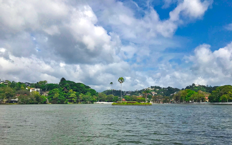 city, nature, plant, day, luxury, built structure, tree, cloud - sky, 4K, beauty in nature, building exterior, land, sky, kandy lake, waterfront, tranquil scene