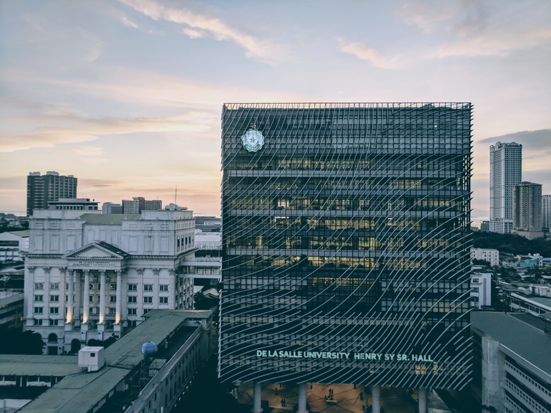 cloud - sky, no people, high angle view, salle, sky, sr, structure, cityscape, nature, university, tall - high, modern, office building exterior, day, photography