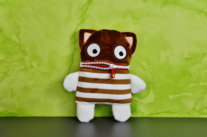 animal, striped, green color, no people, smiling, purse, indoors, stuffed toy, zip, worry about hog, funny, childhood, 5K, cheerful, people, white, cute