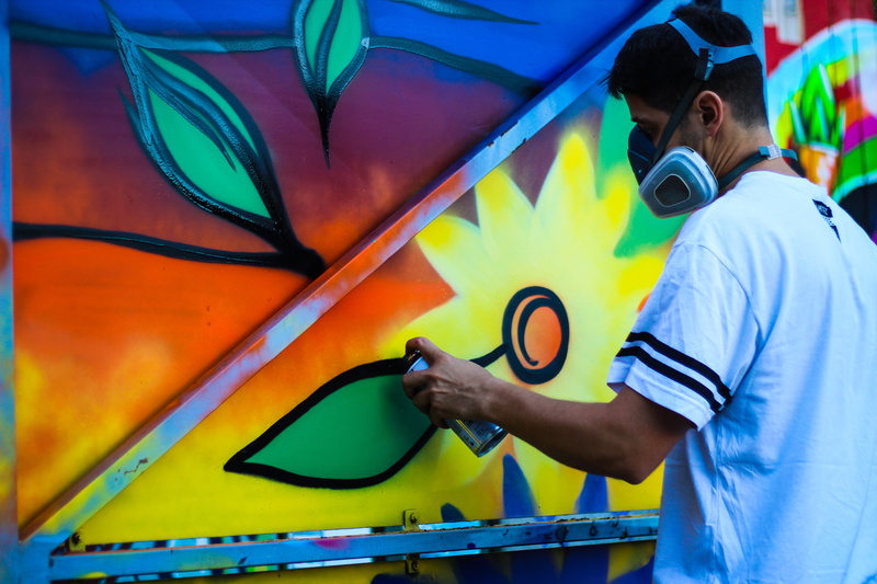 one Person, 5K, artist, art and craft, standing, street art, paint, spraying, waist up, people, multi colored, man, wearing, wall - building feature, coloring