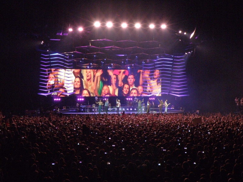 lighting equipment, spectator, concert, music, real people, large group of people, group, 2K, the o2 arena, fan, show, the hooligans, stage, positive emotion