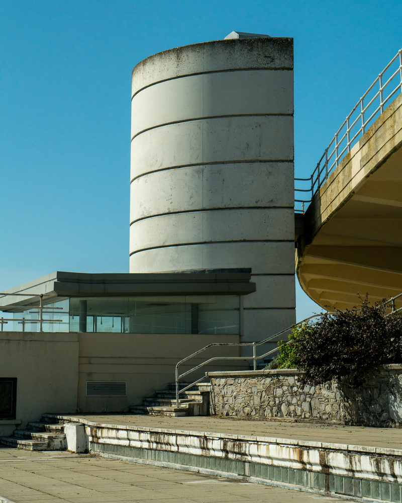 modern, springishere, transportation, sunshine, city, built structure, sunny, no people, building exterior, day, staircase, government, sky, concrete, office