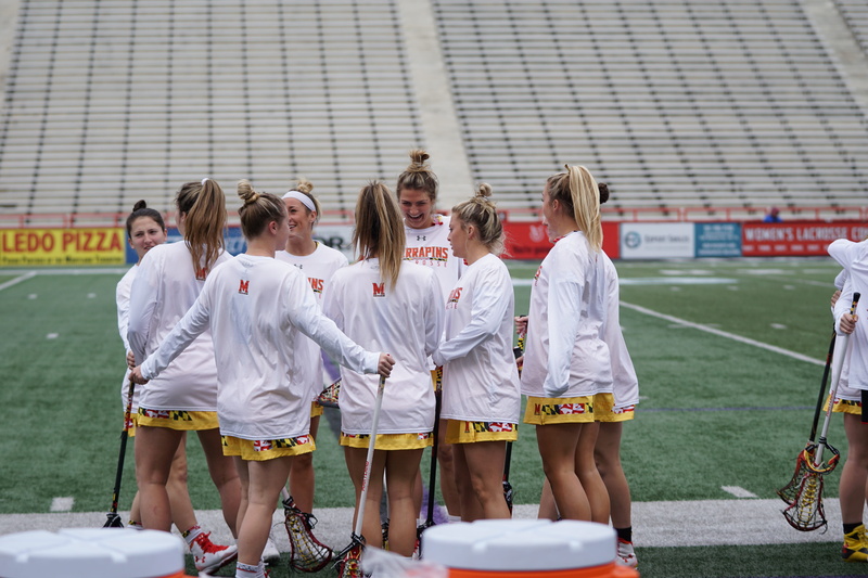 crowd, team sport, sports, teamwork, full length, cooperation, girl, togetherness, shoe, group of people, girls, people, football, playing, day, person