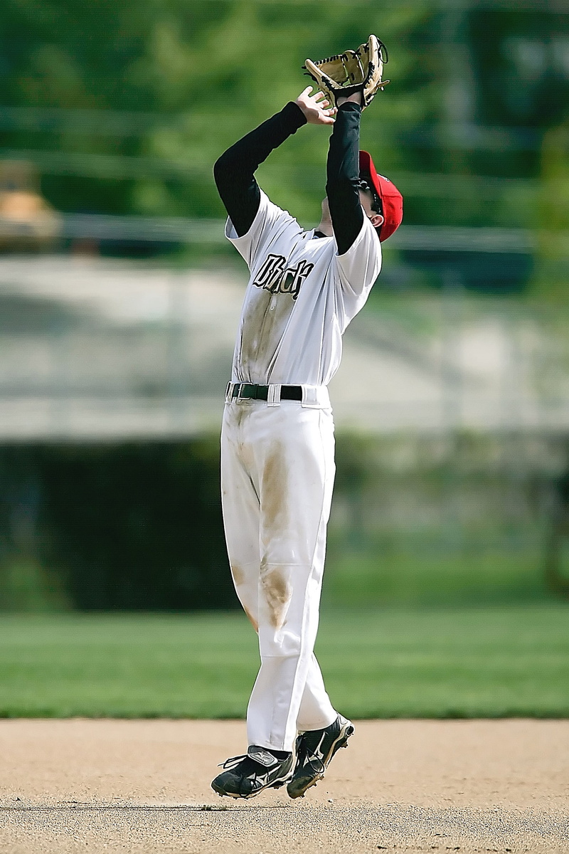 canada, sports clothing, baseball player, clothing, sport, athletic, athlete, catch, holding, canadian, baseball - sport, one person, day, motion, standing