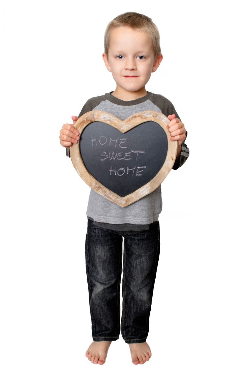 people, text, men, bairn, letter, boy, pre-adolescent child, western script, shaped, boys, child, baby, 1080P, home, heart shaped, indoors, males, written