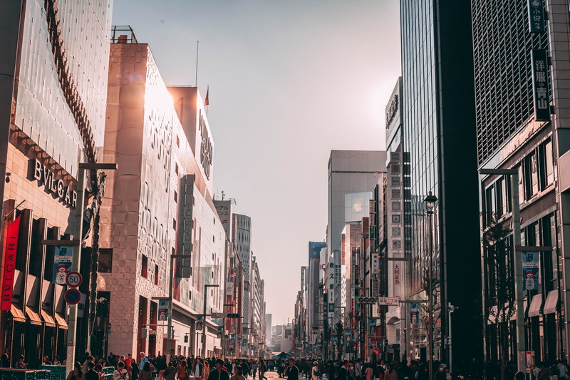 crowd, metropolis, office building exterior, built structure, clear sky, crowded, sky, tower, city, 5K, building exterior, people, person, residential district