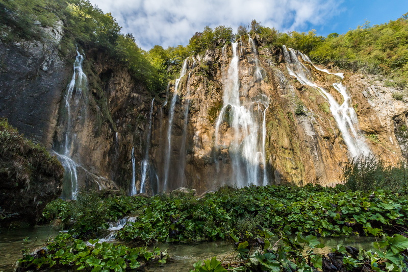 5K, landscape, waterfall, croatia, outdoors, water, travel, non-urban scene, power in nature, plitvička jezera, green, plant, summer, rock, nature, plitvice