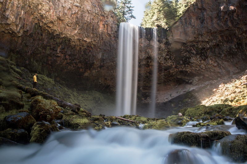 motion, no people, sun, nature, falling water, purity, ray, solid, rock formation, 5K, hd backgrounds, water, land, flowing, tree, rock - object