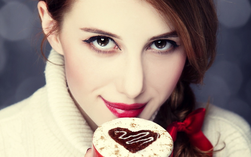 Emma Roberts, actress, indoors, young women, 1080P, food and drink, human body part, human face, adult, young adult, smiling, beauty, looking at camera