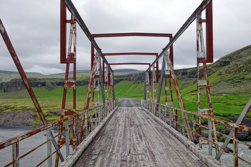 outdoors, the way forward, old, foss a sidu, stream, metal, brige, sky, diminishing perspective, vanishing point, footbridge, 5K, iceland, day, transportation