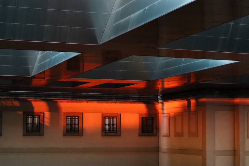 building exterior, illuminated, wall - building feature, built structure, 5K, modern, reflection, architecture, museo nacional centro de arte reina sofía