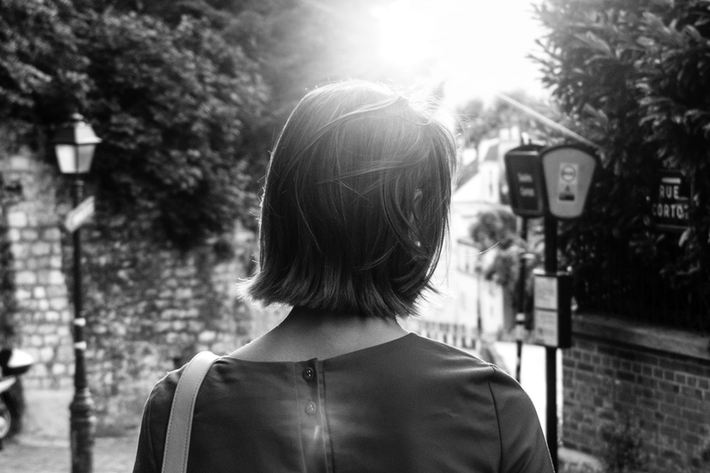 female, lamppost, focus on foreground, montmatre, sunlight, black and white, day, sundown, post, hair, portrait, tree, street, adult, short hair, good morning
