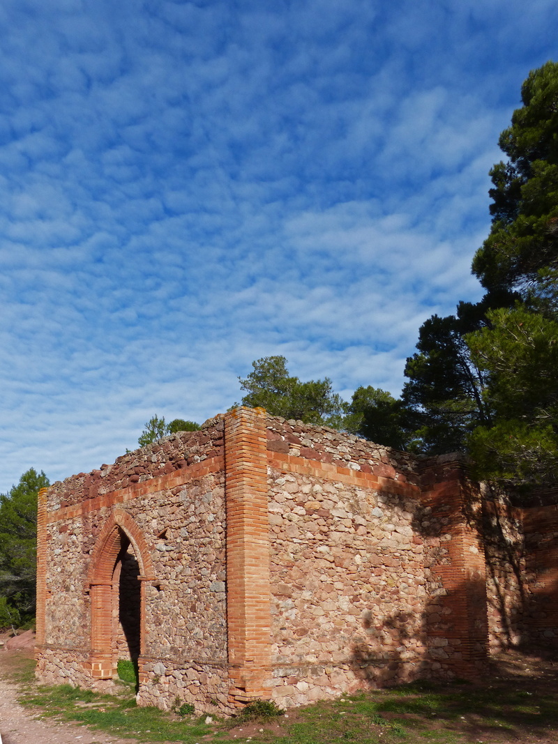 ruined, day, old ruin, run-down, stone wall, damaged, nature, deterioration, hermitage, metaphor, 4K, ruin, the past, brick, ancient, plant, transcendence