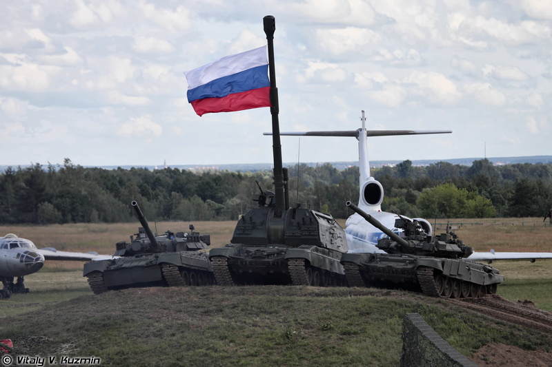 outdoors, 1080P, military, transportation, architecture, nature, Flag, day, the past, battle, conflict, cloud - sky, weapon, sky, Tanks, Msta-S, cannon