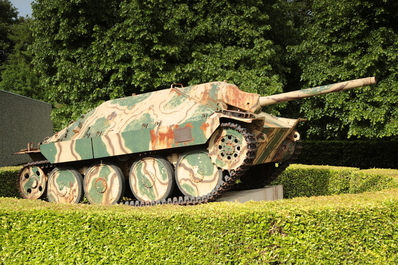 Hetzer, agricultural machinery, German, growth, self-propelled, easy, fighters, class, mode of transportation, farm, sunlight, no people, architecture