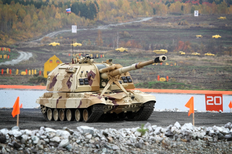 fighting, focus on foreground, polygon, aggression, Russia, road, camouflage, outdoors, government, nature, conflict, Msta-S, communication, brown, 2С19М1