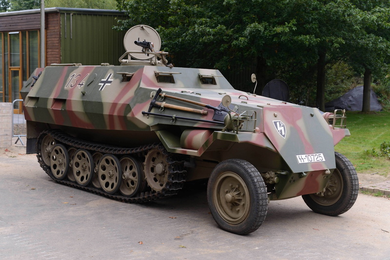 nature, Special motor vehicle, tank, street, 5K, German, no people, military, side view, motor vehicle, day, battle, plant, half-track, wheel, stationary