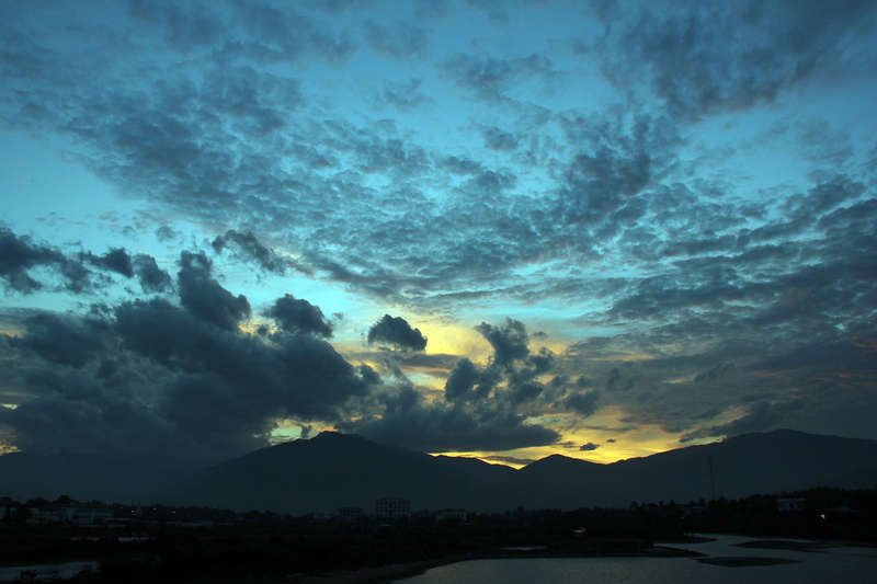 nature, majestic, tranquil scene, Sea, cloud - sky, tranquility, could, mountain range, mountain peak, power in nature, non-urban scene, scenics, dramatic sky