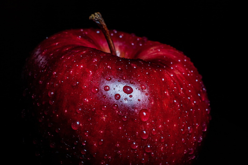 food And Drink, vitamin, indoors, black Color, freshness, black Background, ripe, drops, healthy Eating, wet, apple, studio shot, food, wellbeing, refreshment