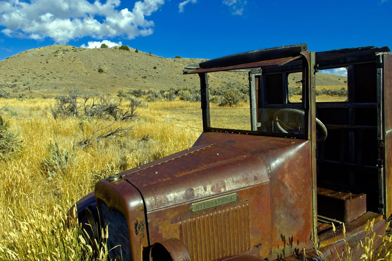 2K, damaged, outdoors, vintage, abandoned, plant, truck, motor vehicle, scrap, no people, old, mountains, rustic, ghost town, corroded, antique, rusted