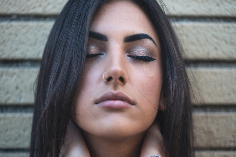 portrait, women, nose rings, face, 1080P, eyeliner, closed eyes