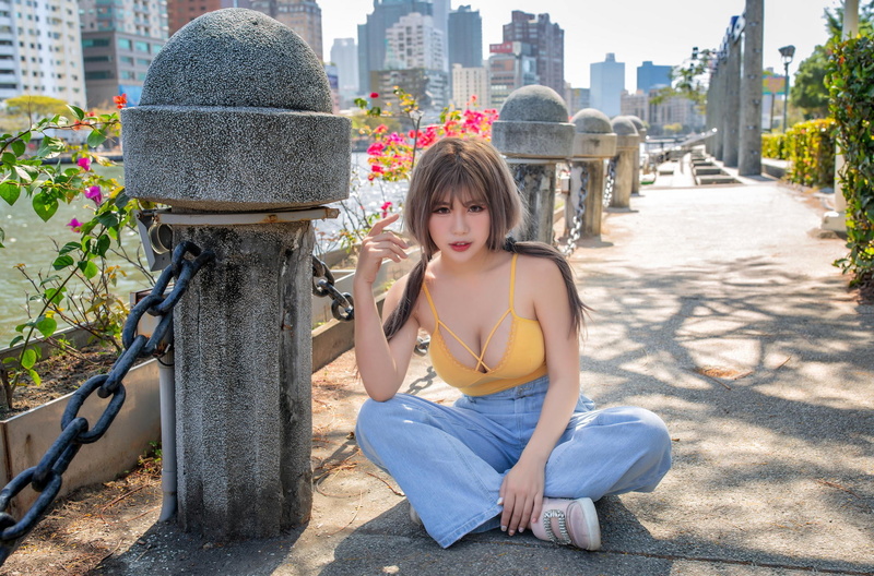 sneakers, 1080P, twintails, brunette, yellow shirt, chains, women, jeans, long hair, model, cleavage, sitting, Asian