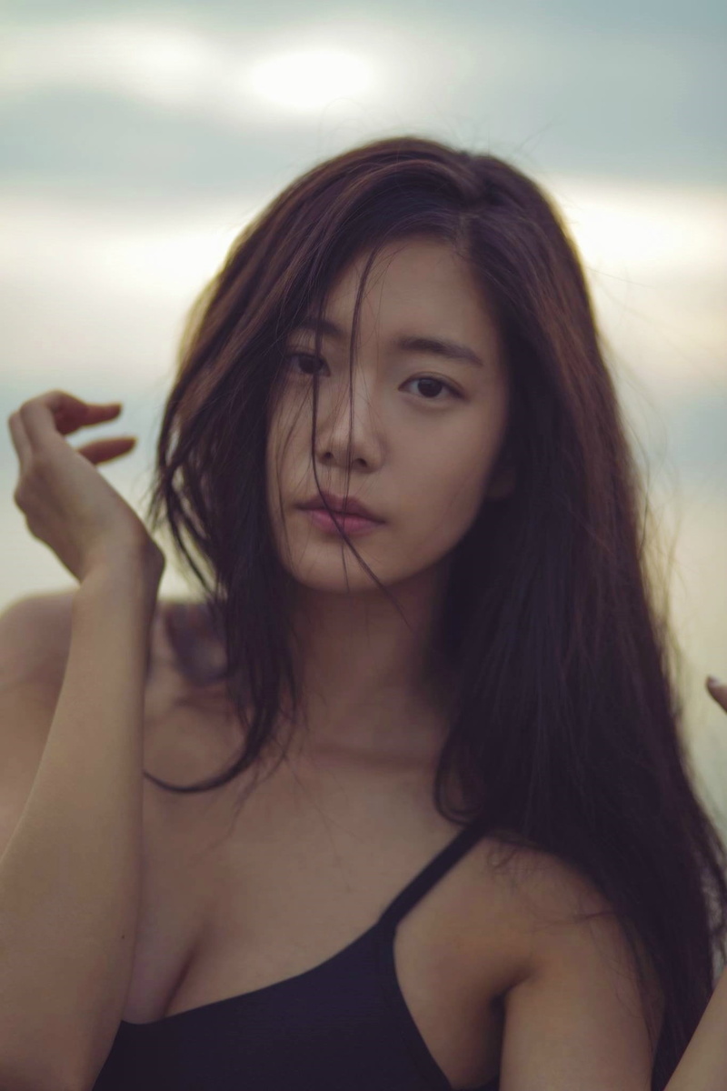 human hair, brown hair, hairstyle, Clara Lee, human body part, looking at camera, beauty, hair, adult, teenager, young adult, beautiful woman, s, close-up