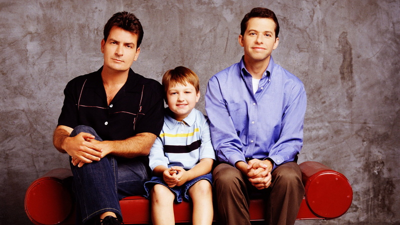 males, childhood, looking At Camera, two and a half men, smiling, adult, daughter, portrait, son, Charlie sheen, father, 1080P, lifestyles, togetherness