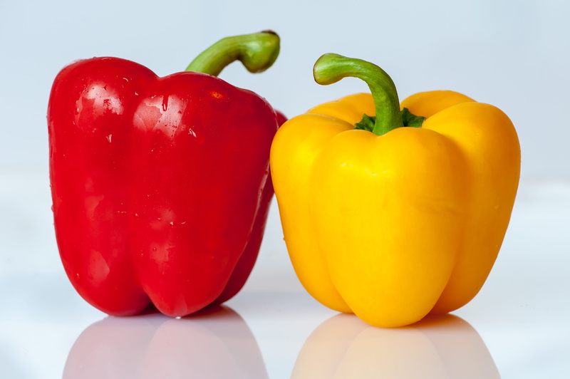 red bell pepper, healthy Eating, vegetarian Food, two, pepper - Vegetable, three objects, still life, vegetable, two objects, wellbeing, eat, paprika, freshness