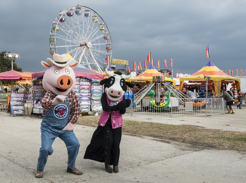 1080P, dancing, outdoors, people, traditional Festival, cartoon, carnival, amusement park ride, fair, traveling Carnival, sky, incidental people, cloud - sky