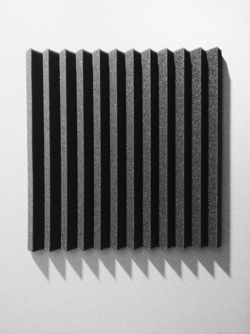 side by side, no people, 4K, shadow, wall, protection, directly above, architecture, safety, wall - building feature, single object, audio recording, in a row