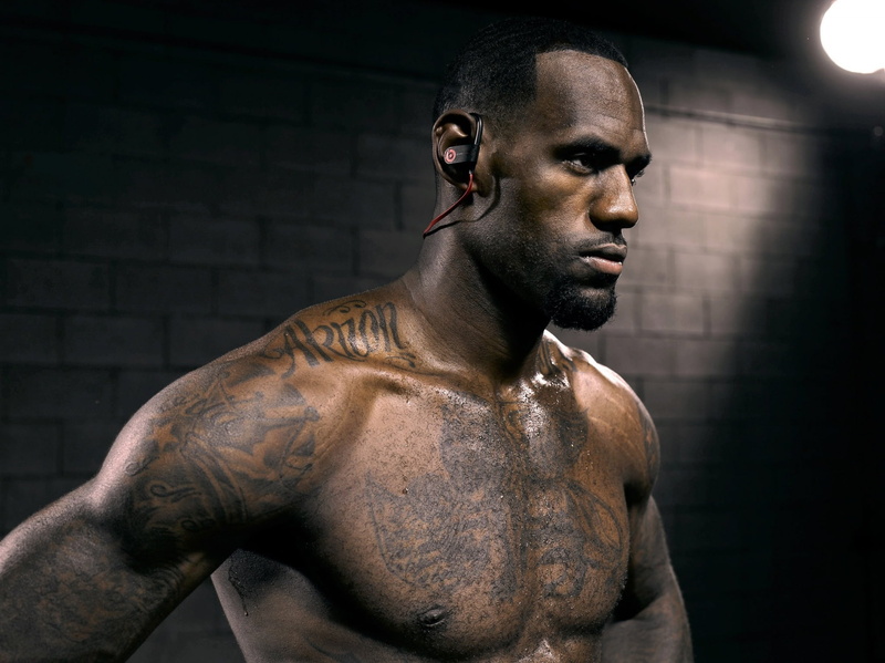 contemplation, standing, muscular build, tattoo, young adult, looking away, healthy lifestyle, shirtless, front view, strength, sports training, one person