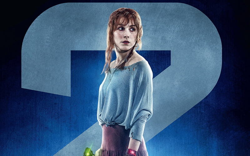 adult, Seven, Noomi, standing, lifestyles, 2K, hairstyle, real people, three quarter length, hair, blue, indoors, bangs, women, portrait, Sisters, casual clothing