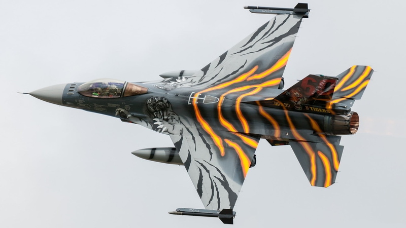 air force, statue, military, history, mcdonnell douglas, fighting falcon, studio shot, creativity, aircraft, military aircraft, human representation, sky
