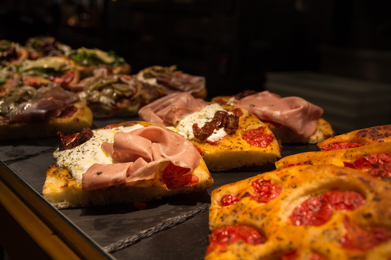 meat, unhealthy eating, life, close-up, still life, 5K, slice, dairy product, italia, food, tray, fico eataly world, sausage, pizza, pork, temptation